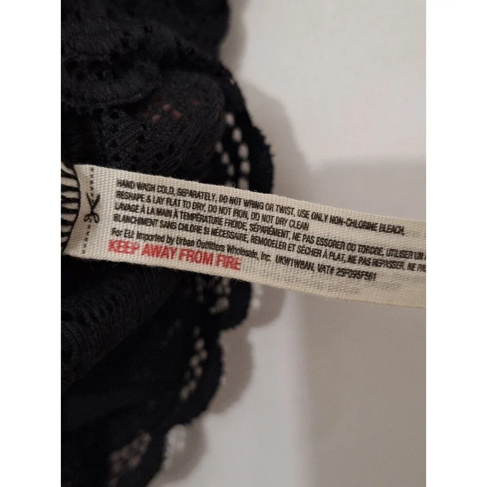 Free People Intimately Chase Me Crop Top Black Lace Brami Bralette Sz XS Sexy